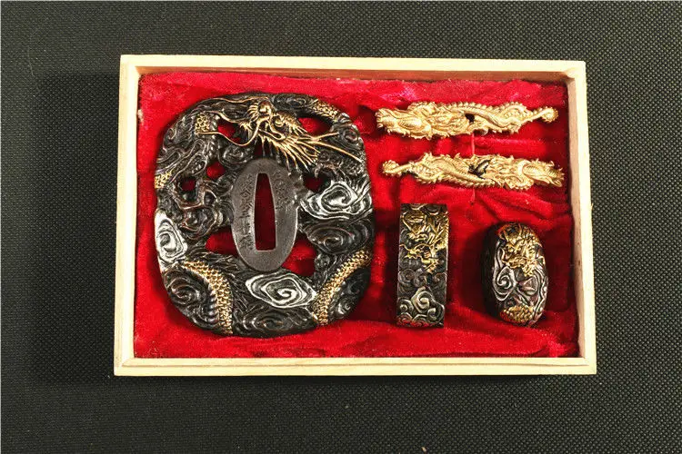 

COPPER DRAGON FUCHI KASHIRA SET SAMURAI FITTINGS AND TSUBA