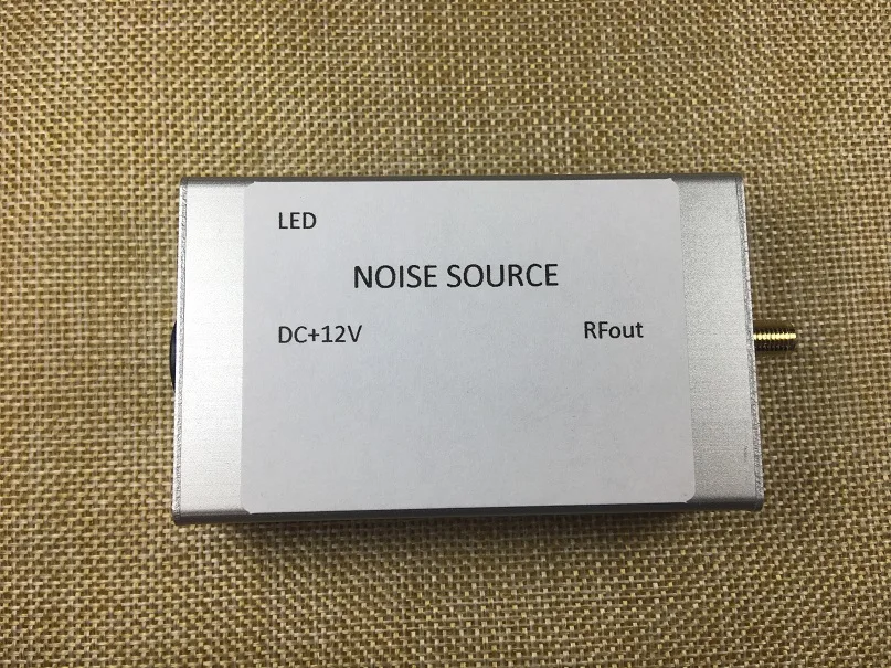 

1 МГц до 3,5 ГГц генератор шумов Источник шума простой спектр отслеживания источник помех dc 12 В для стоящего волнового моста