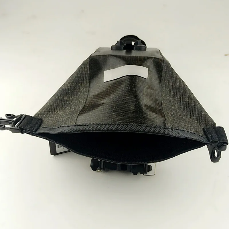 Водонепроницаемые сумки для седла мотоцикла Велосипед Мотоцикл Каска боковая сумка Багажный чемодан с дождевым покрытием Велосипедное оборудование на.