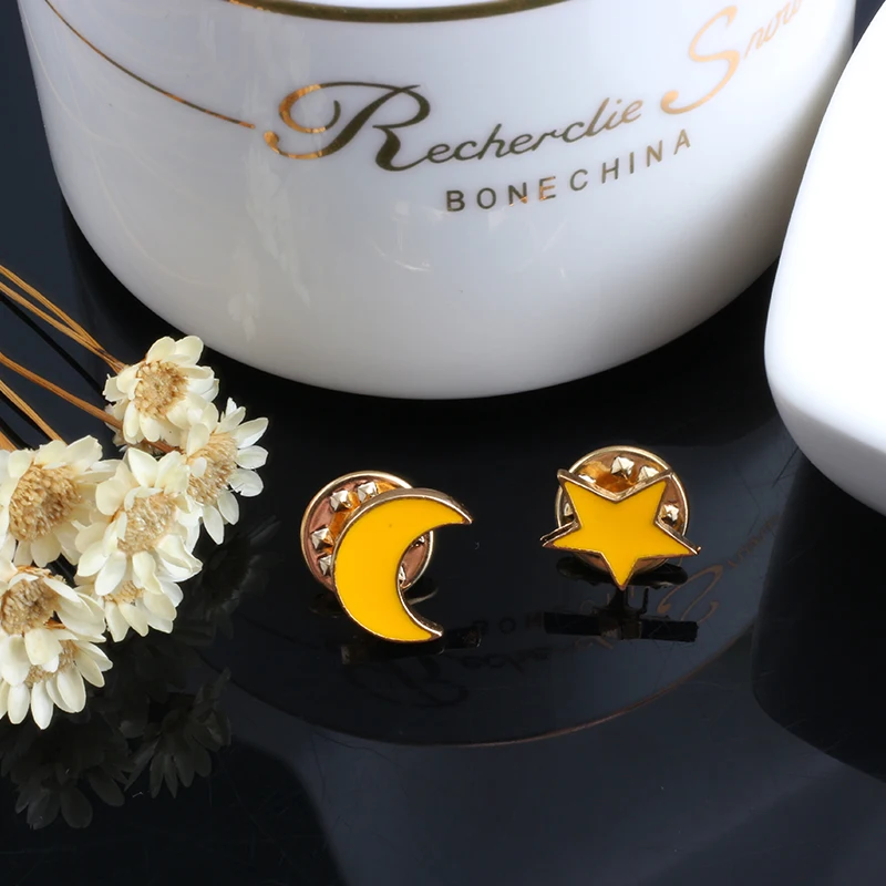 2PC Cartoon Fashion Jewelry Yellow Stars Moon Badge Brooch Enamel Pins Lapel Clothes Denim Accessories Women Gifts Wholesale | Украшения и