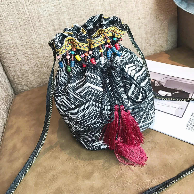 Модные Винтаж Gypsy Boho богемное платье в стиле хиппи Хобо сумки с бахромой и украшенная бисером сумка Для женщин сумка через плечо сумки-мешки бесплатный подарок
