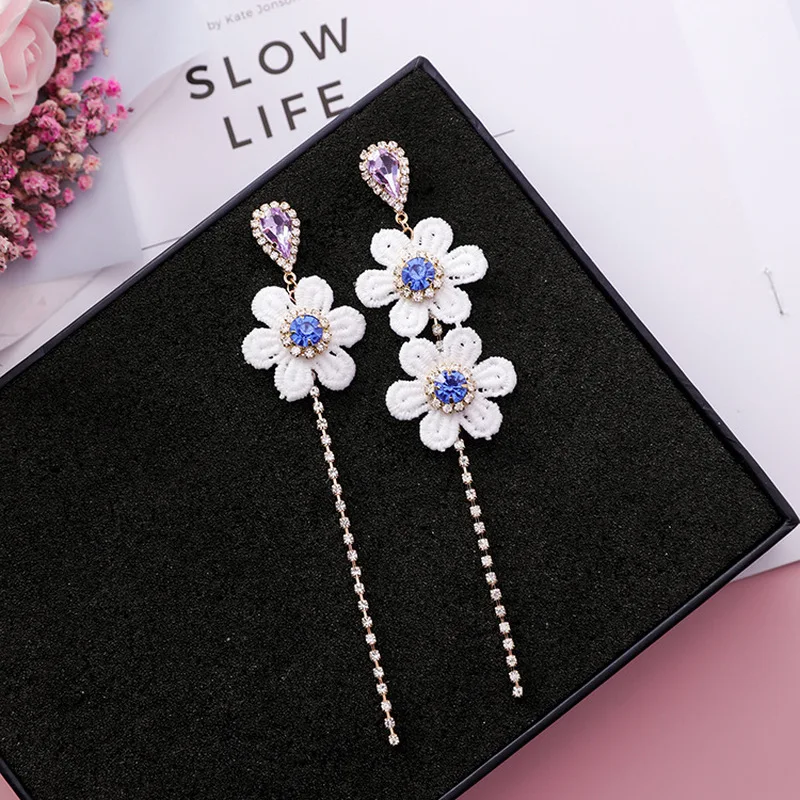 Silver Needle 2018 Korean Girl Simple Lace Flowers Cute Earrings Rhinestone Zircon Tassel for Women Fashion Accessories | Украшения и