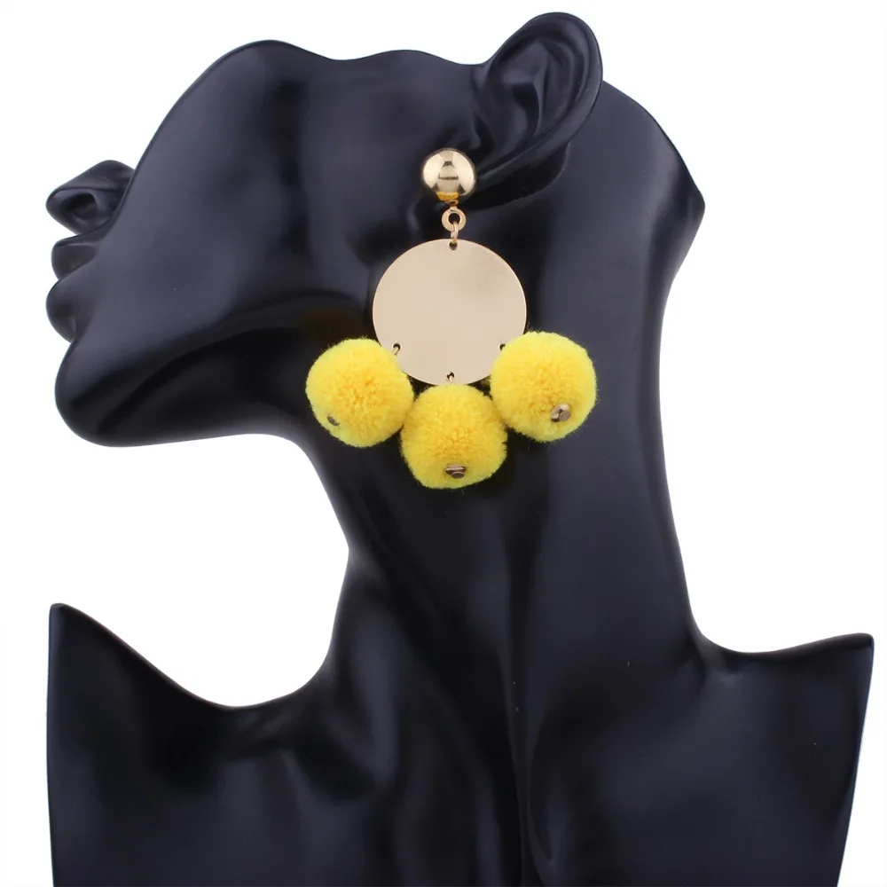 European and American personality big circle earrings sweet temperament multicolor small hair ball pendant E0881 | Украшения и