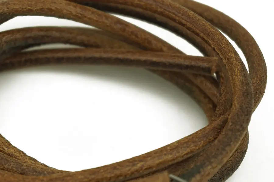 Ремень из воловьей кожи длиной 183 см подходит для большинства швейных машин