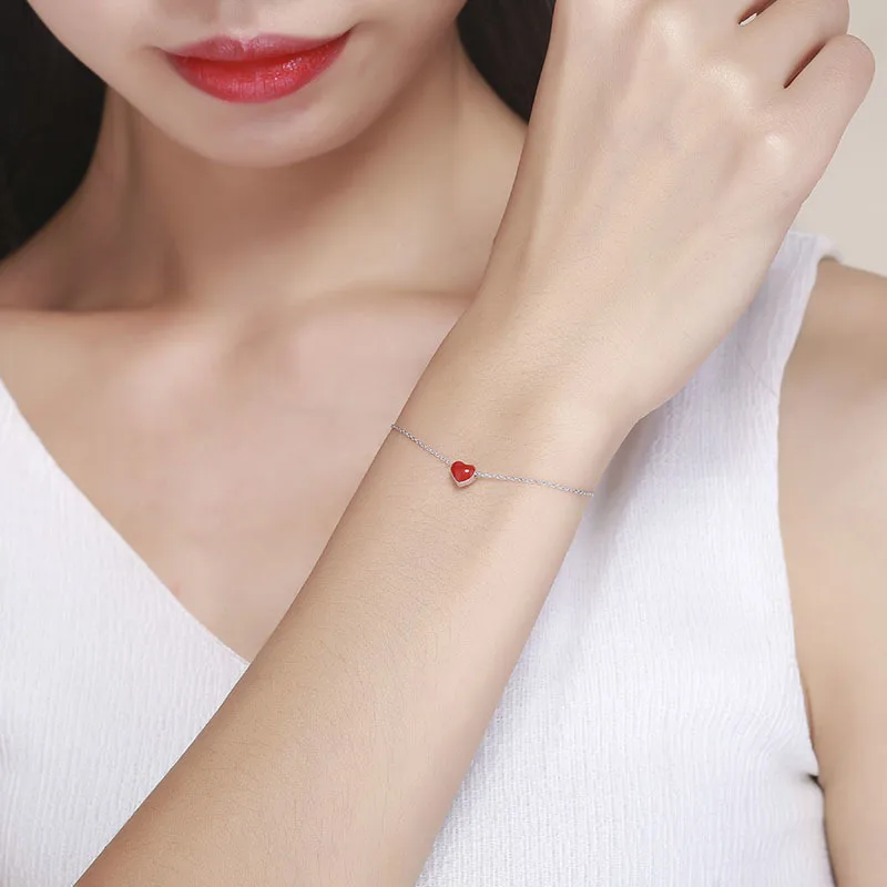 Тонкий браслет из стерлингового серебра 925 пробы с красным персиковым сердечком