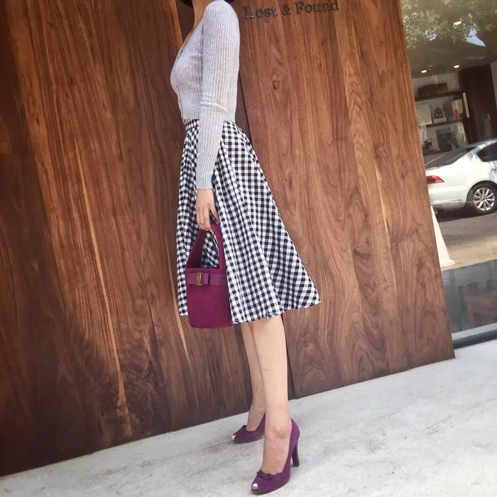 Винтажная длинная юбка миди в мелкую клетку Одри Хепберн белого и черного цвета