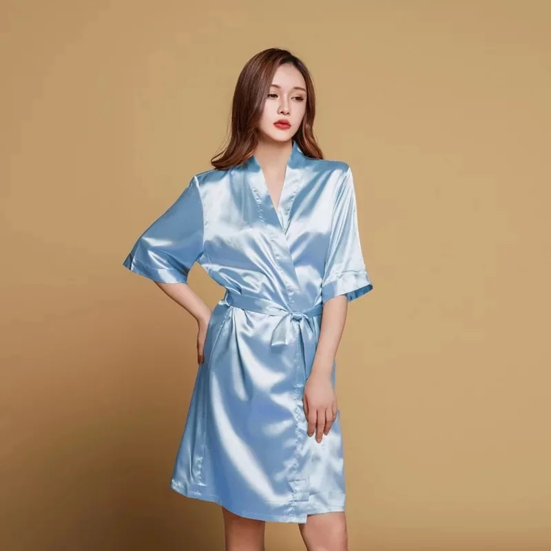 light blue Пользовательские день рождения пижамы атласное кимоно свадебный наряд Персонализированные Свадебные мама сестра халат атласный подарок для невесты - Цвет: light blue