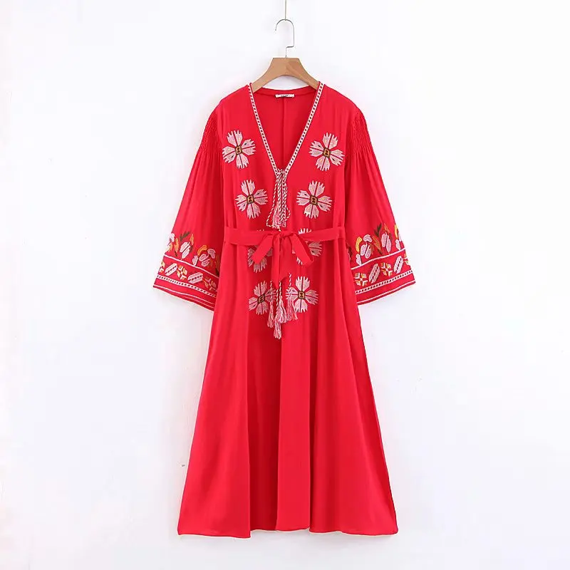 Винтажное женское платье с цветочной вышивкой хлопковое льняное расклешенными