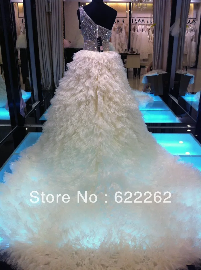 22Wholesale the new arrival 2013 latest fashion beautiful sexy shoulder beaded church big trailing wedding dresses free deliver | Свадьбы и