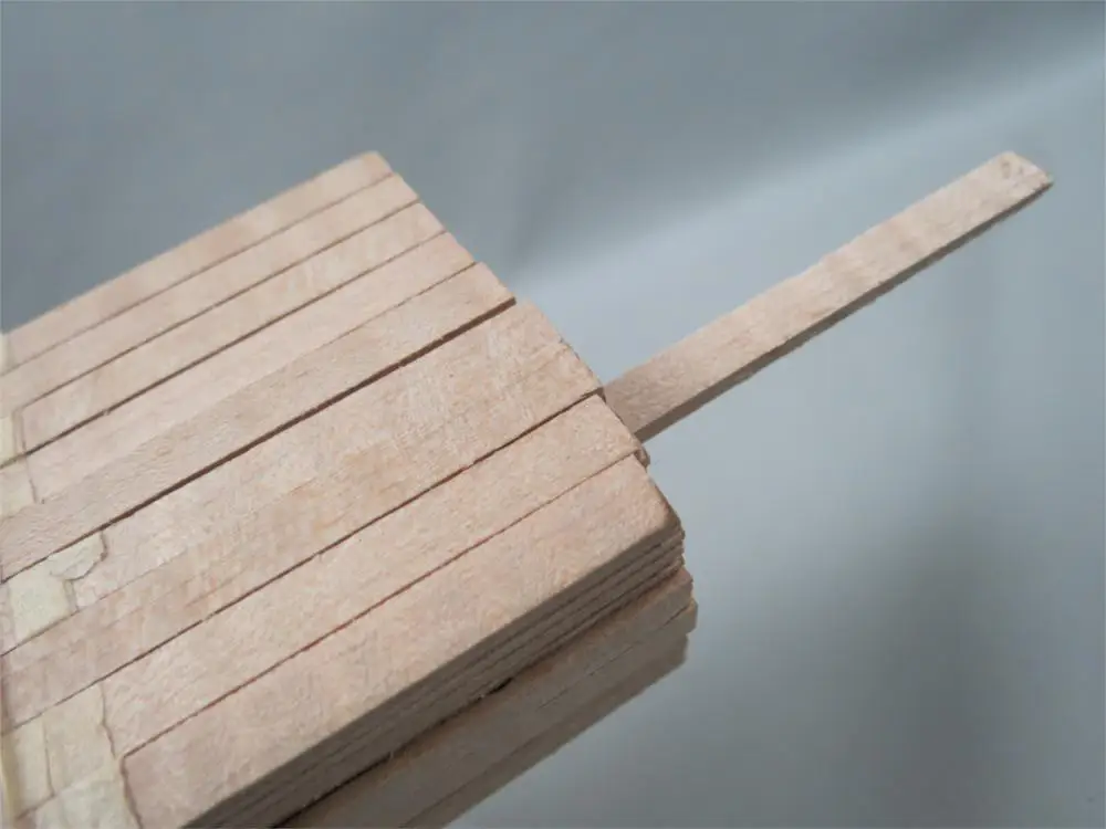 

50STRIP LUTHIER FIGURED PURFLING XL-32,Measures 6 mm x 1.5mm thick and 810mm long