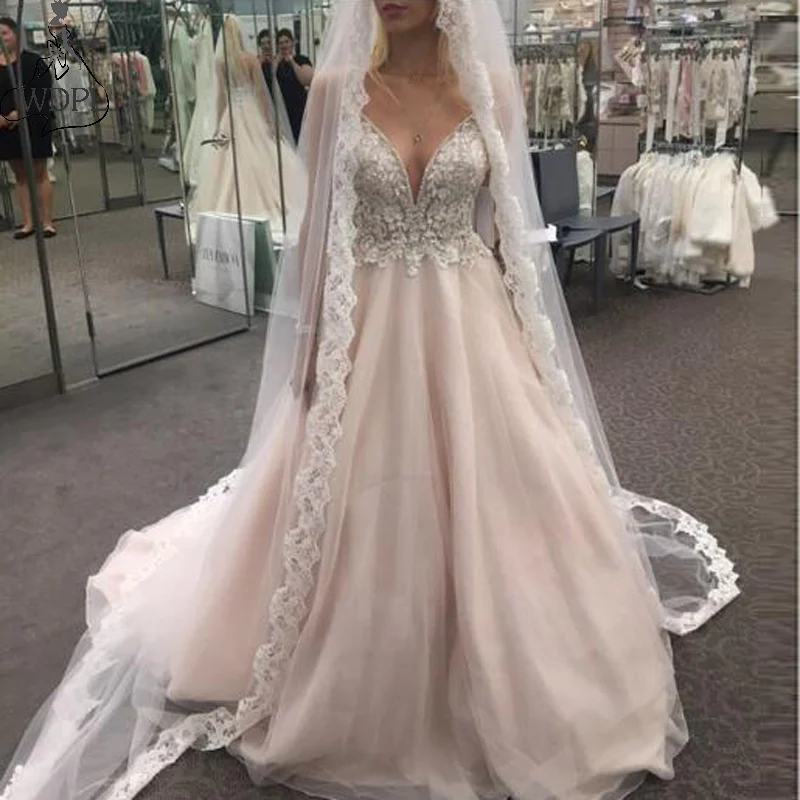 Винтажное фатиновое свадебное платье на тонких бретелях милое свадебные платья