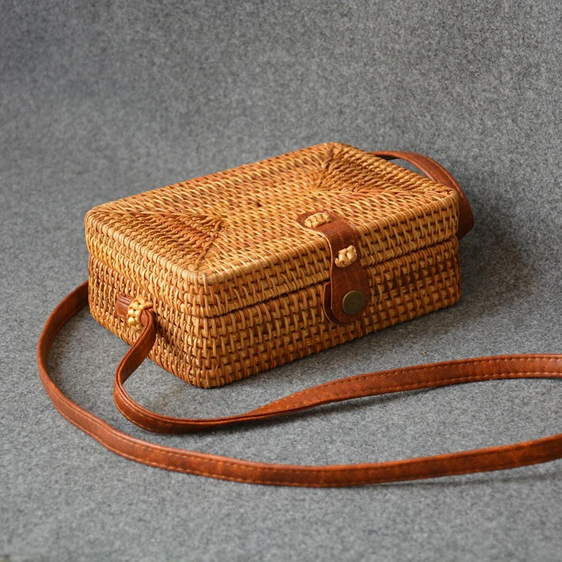 Многофункциональная круглая сумка через плечо из ротанга для макияжа с