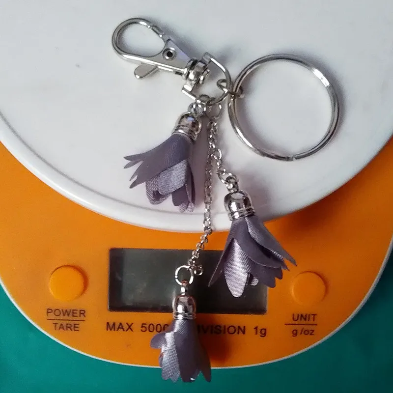 2017New Стиль Серебряная цепочка Шелковый цветок сумка с помпонами брелок для