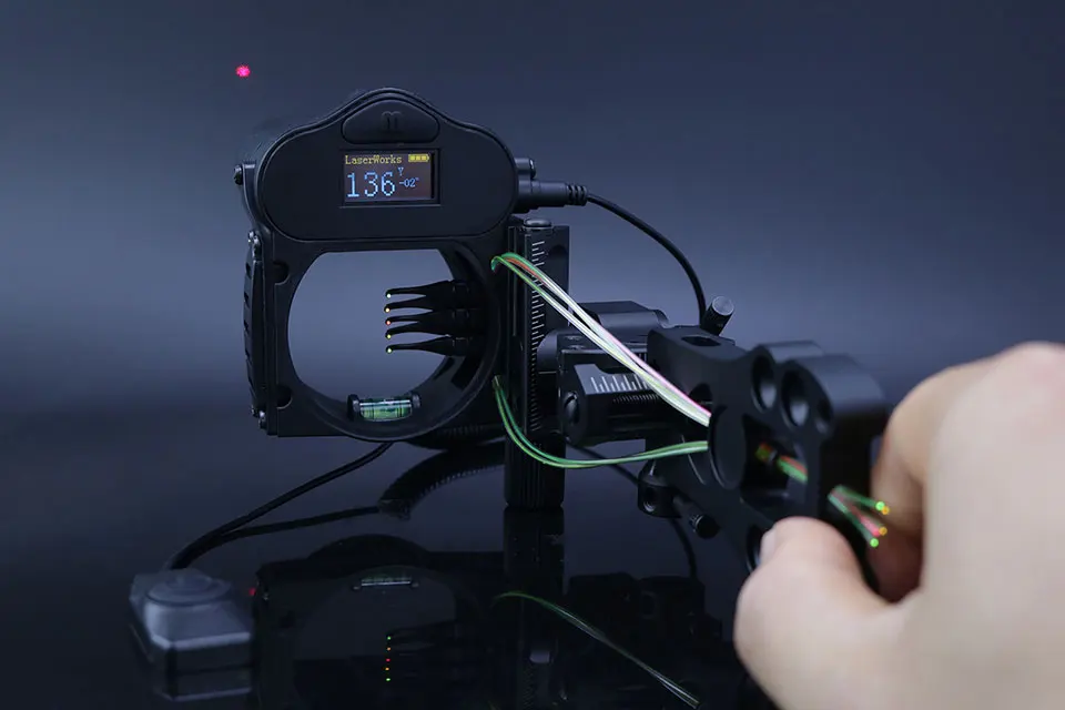 LaserWorks 300 ярдов лук прицел с дальномером 5 Pin Четыре оси регулировки Лук Прицел дальномер
