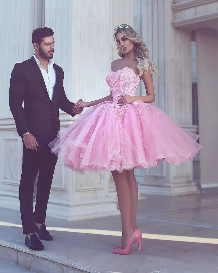 

Pink Homecoming Dresses A-line Sweetheart Knee Length Tulle Lace Beaded Elegant Cocktail Dresses