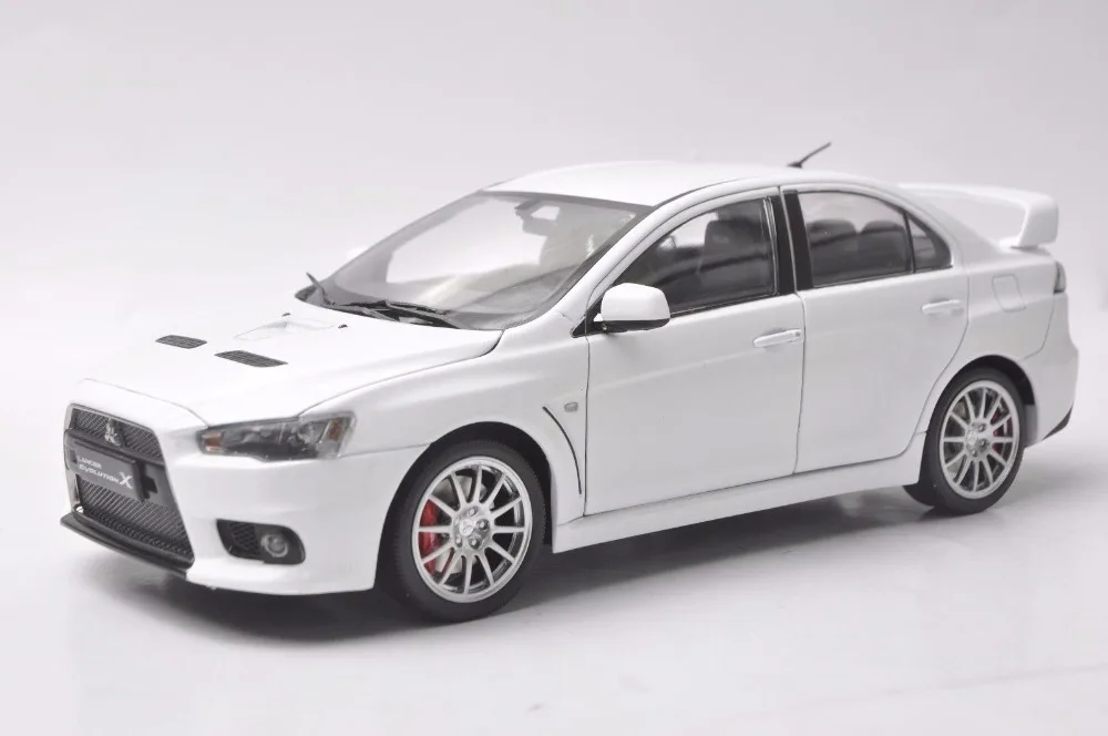 1:18 литья под давлением модель для Mitsubishi Lancer Evolution X 10 белый сплав игрушечный автомобиль миниатюрная коллекция подарки EVO X