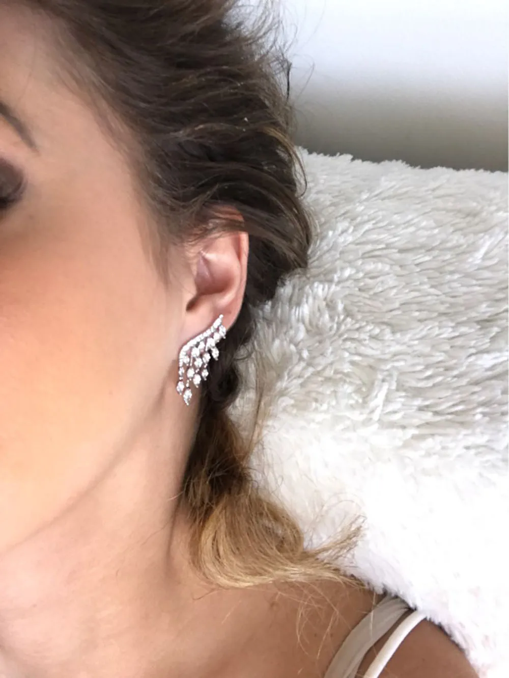 Женские серьги-гвоздики с фианитами в виде крыльев Ангела | Украшения и