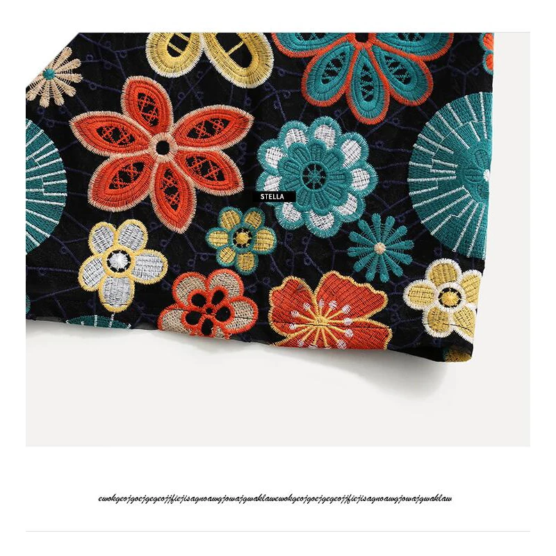 Женское шифоновое платье с коротким рукавом разноцветное цветочной вышивкой