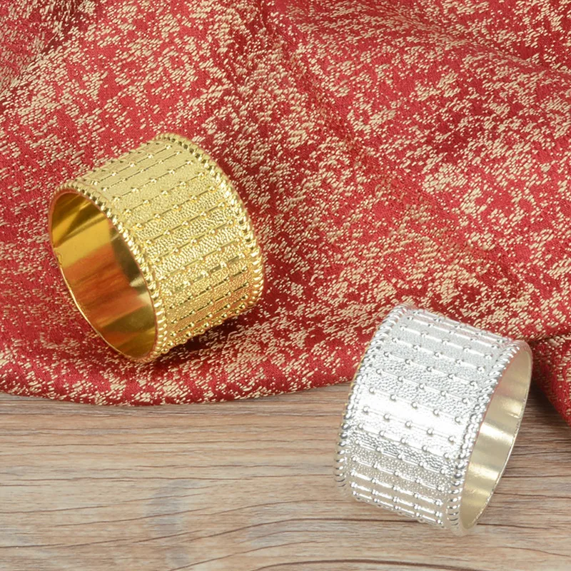 Кольца для салфеток из металлического сплава золотистого и серебристого цвета