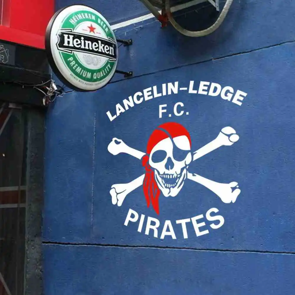 Настенная Наклейка Jolly Roger с персонализированным именем настенная наклейка