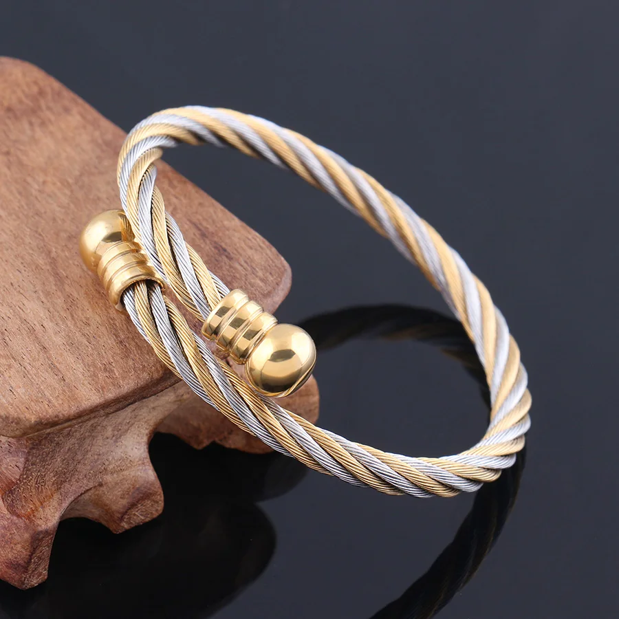 Мужские и женские очаровательные браслеты из золотистой проволоки титановой