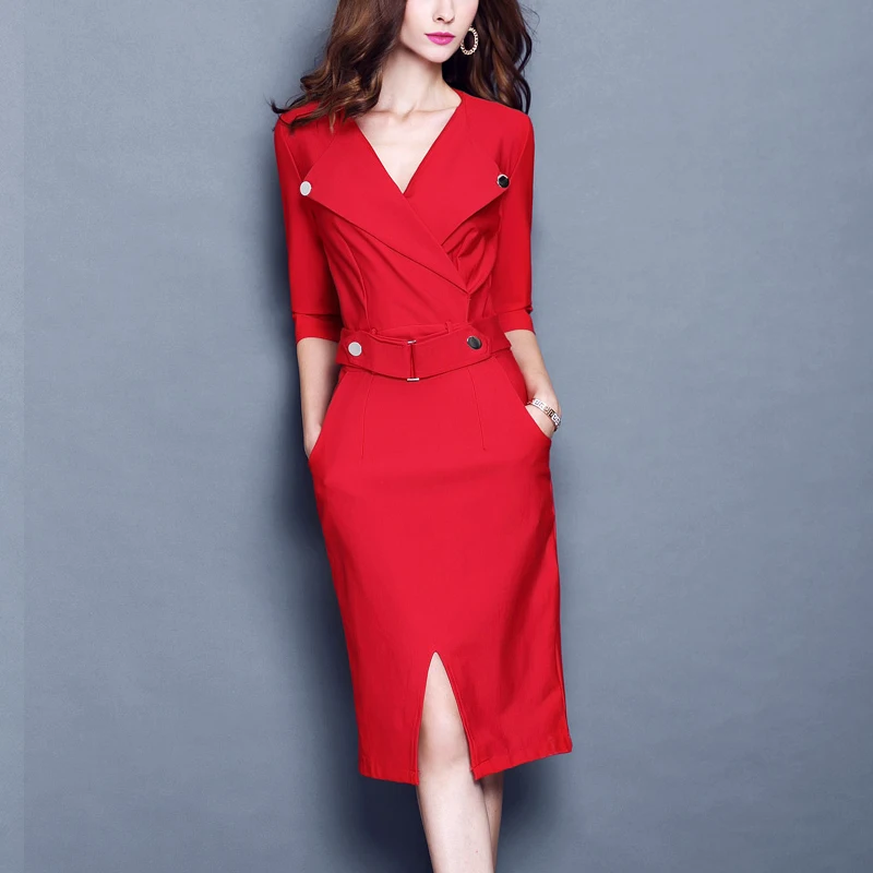 Женское офисное платье футляр с воротником лацканами и пуговицами элегантное