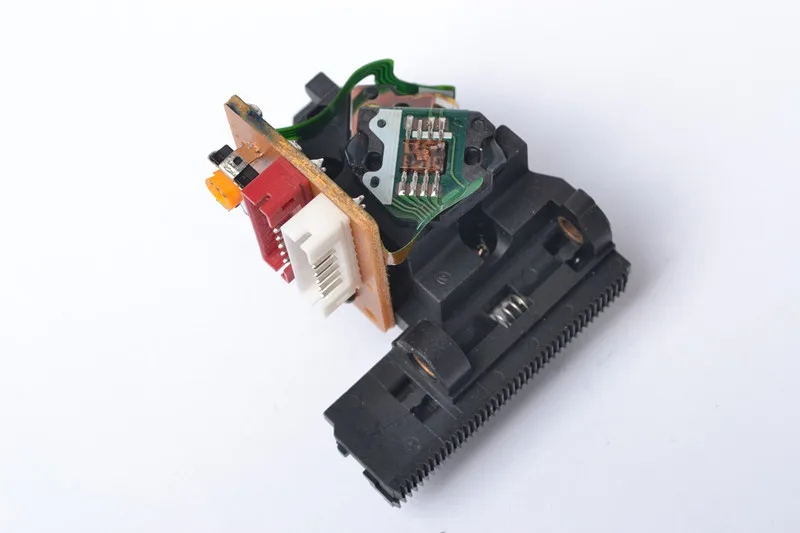Замена лазерной головки для CD-проигрывателя KENWOOD DP-7030.