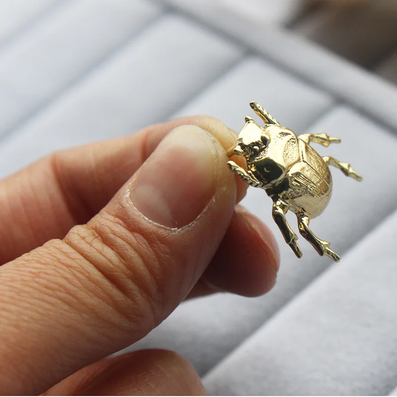 Недорогая Милая брошь в виде жука от насекомых золотистые/Серебристые