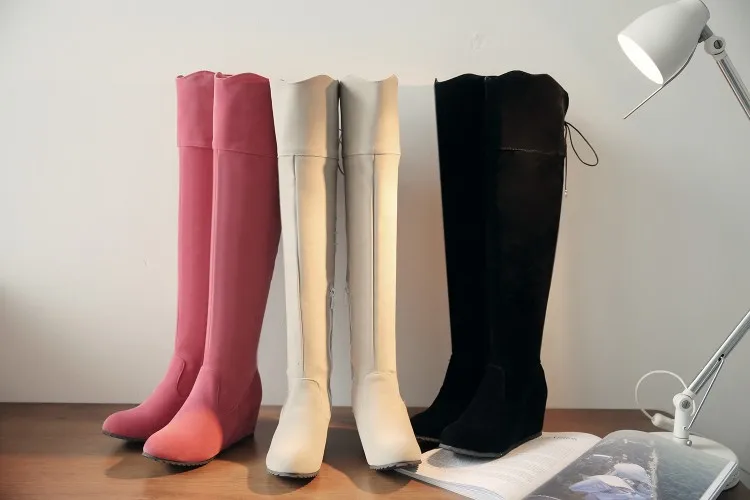 Женские сапоги до колена на массивном высоком каблуке с круглым носком | Обувь