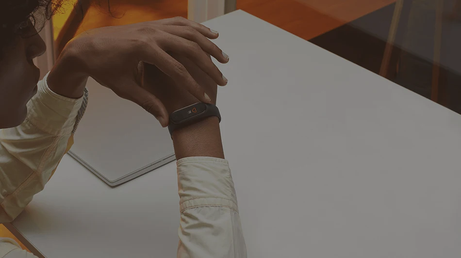 Глобальная версия Xiaomi mi Band 4 Фитнес пульсометр Смарт-часы 0,9" AMOLED цветной сенсорный экран mi band 4 мгновенное сообщение 135 мАч
