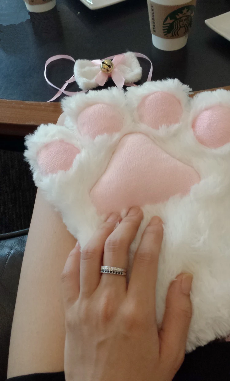 

Lovely Cat Plush Female Winter Warm Gloves COSPLAY Niang of Cat Meat Ball Pad Performance Cat Claw Glove Toy