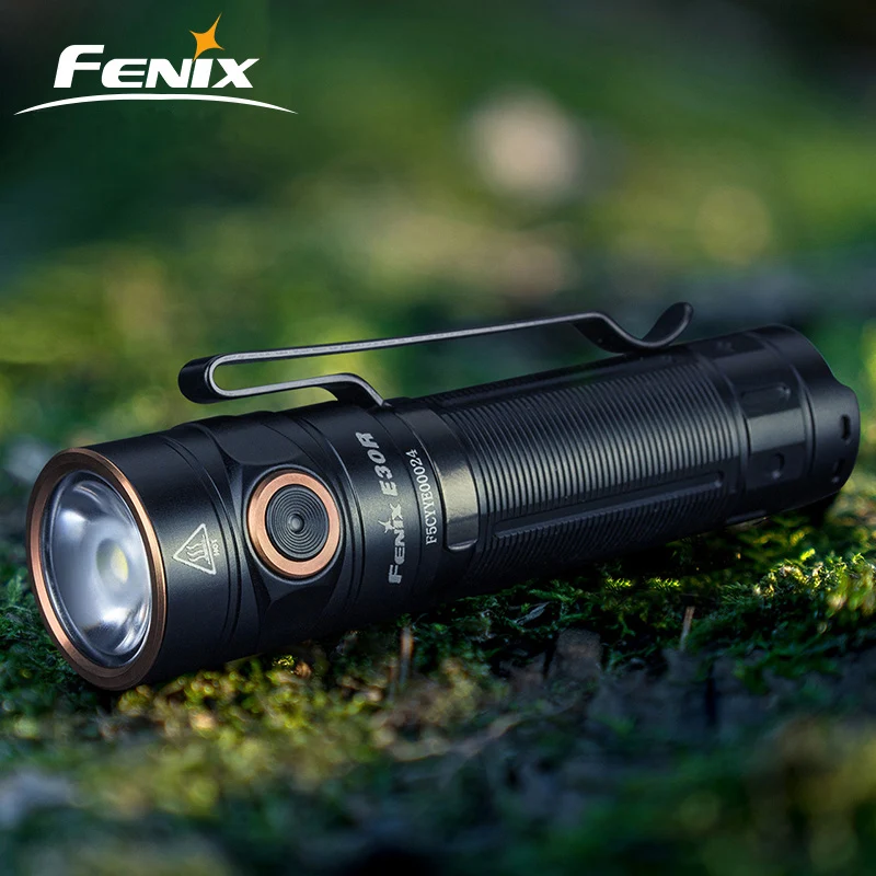 Портативный уличный водонепроницаемый фонарик FENIX E30R с магнитной зарядкой 1600