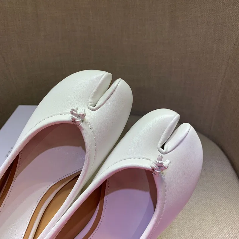 Женские кожаные слиперы Sandalias Mujer желтые черные белые Tabi брендовые модельные