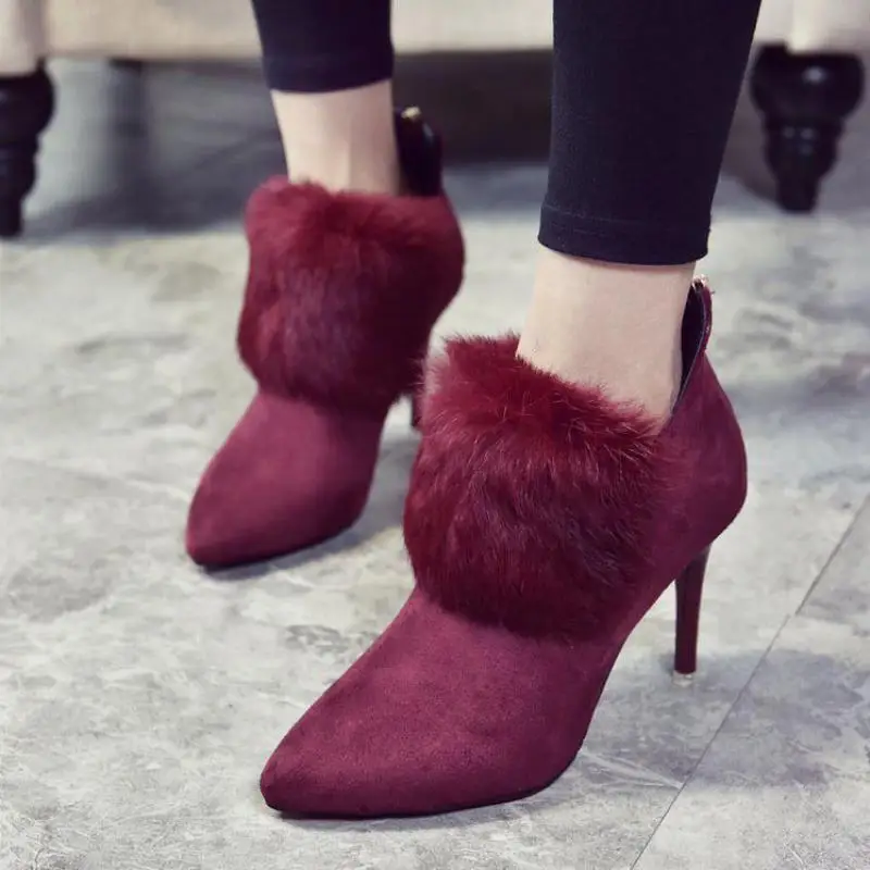 Новинка 2017 г. замшевые на шпильке с острым носком женские плюшевые ботинки молнии