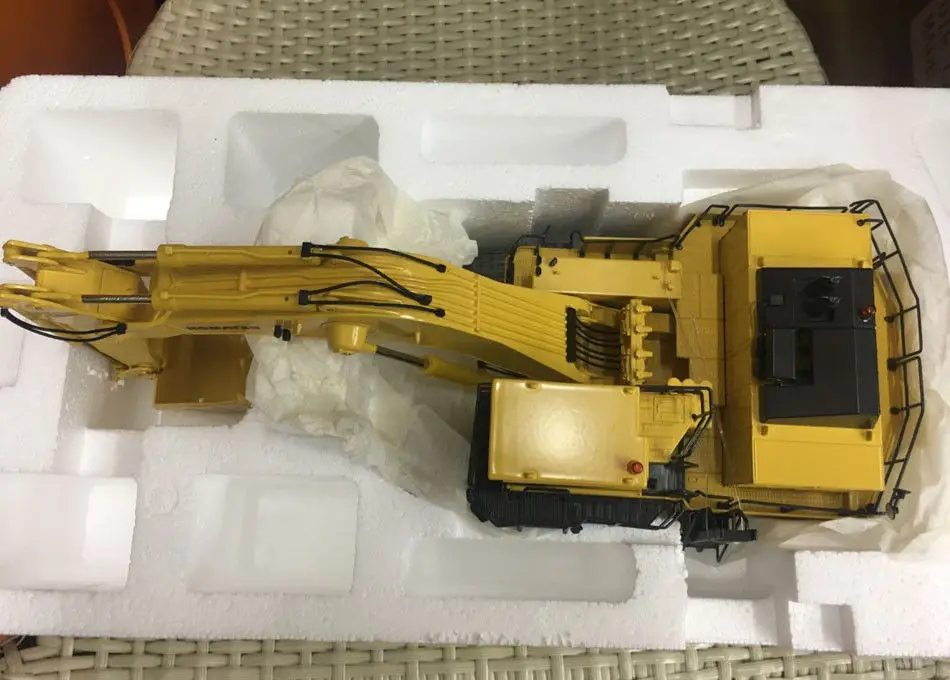 Редкие NZG Komatsu PC2000-8 экскаватор 1:50 Масштаб литой металл модель 7621