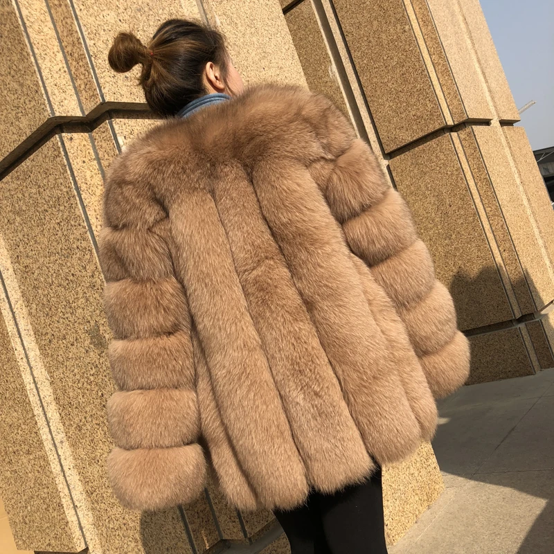Зимнее пальто длинное из натурального меха для женщин Дизайнерская куртка