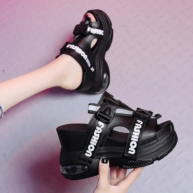 Новинка 2019 летние женские шлепанцы на танкетке пляжные сандалии высокой