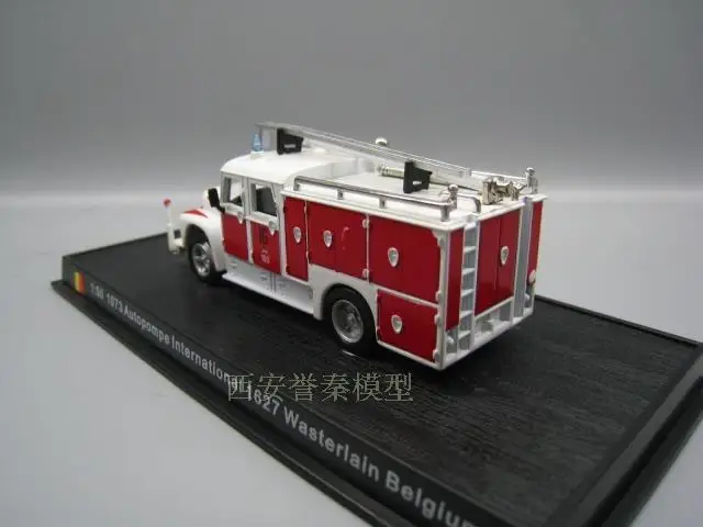 Отлитый под давлением металлический автомобиль для подарка/коллекции AMER 1/64 Scale