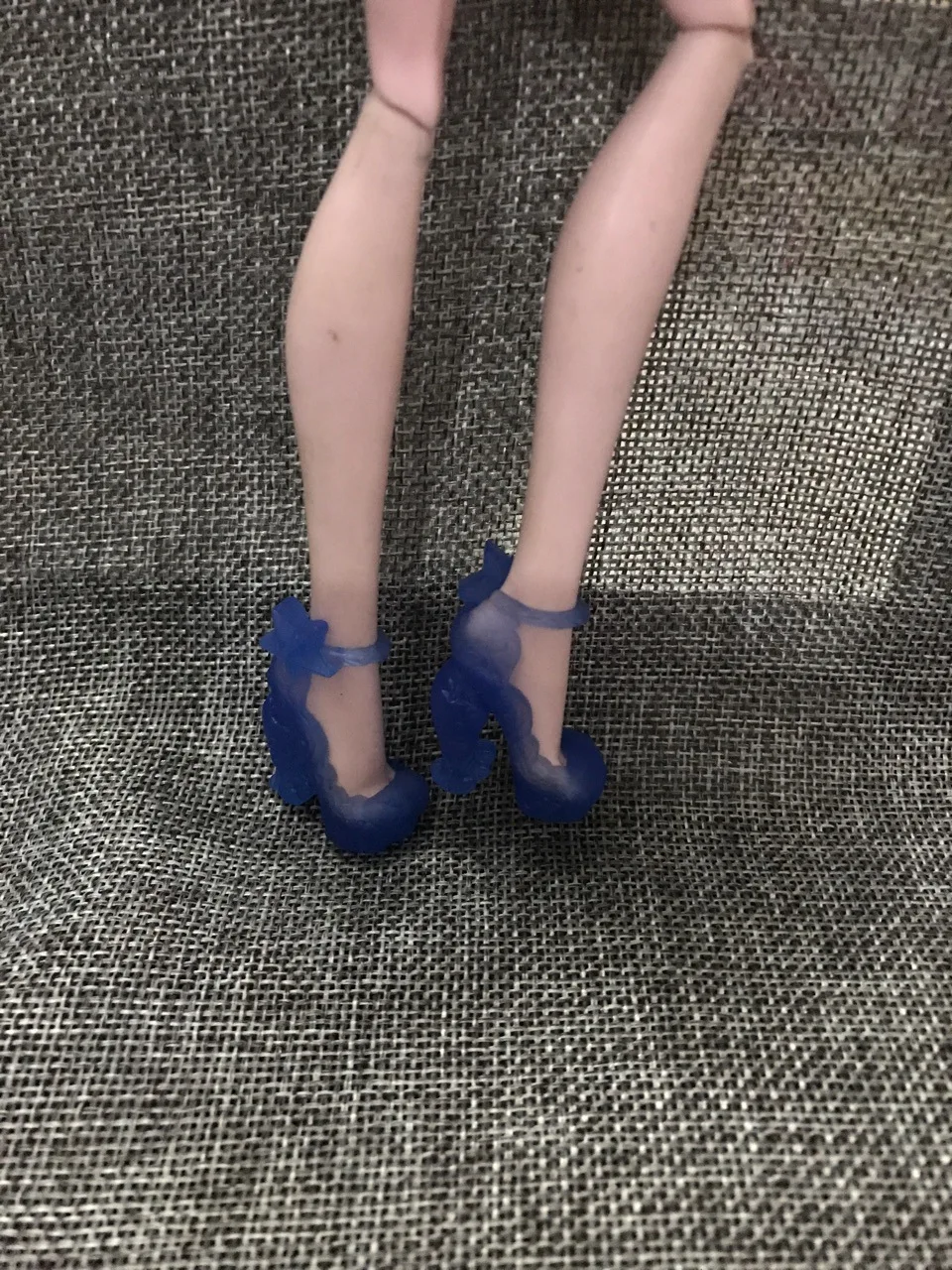 Случайные цвета модные фиксированные стили кукла монстр обувь на высоком