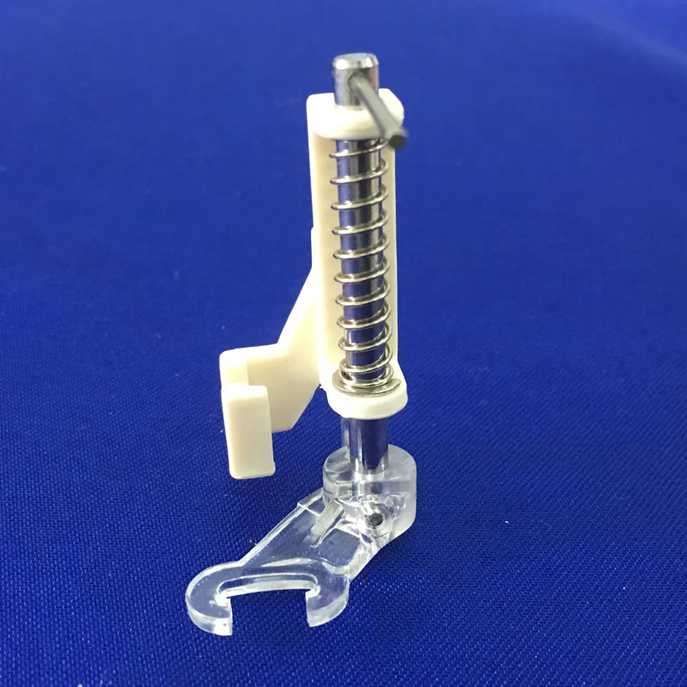 

Лапка для штопки с открытым носком подходит для большинства машин с низким хвостовиком. AA7063