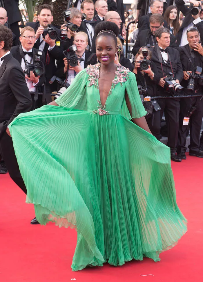Lupita Nyong'o On Cannes Green V Neck Half Sleeve Elegant Formal Dress for Slae Beading Dazzling Party Mother of the Bride | Свадьбы и