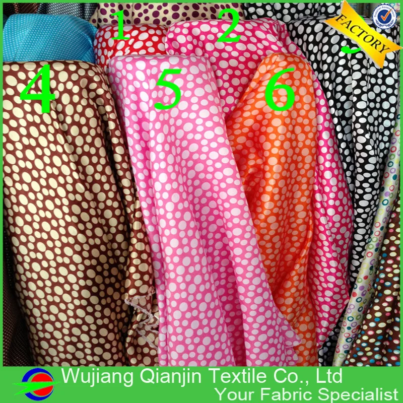 Дешевая цена 100% полиэстер красно белая ткань в горошек для летнего платья|polka dot