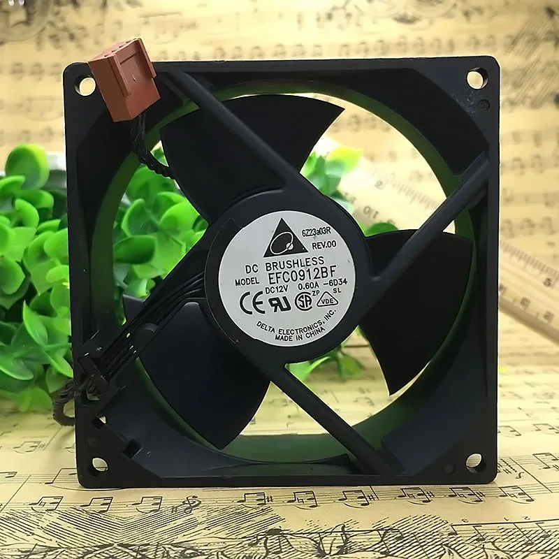 Оригинальный 4-проводной охлаждающий вентилятор Delta EFC0912BF KG885 12В 0.60A 9 см 9032 |