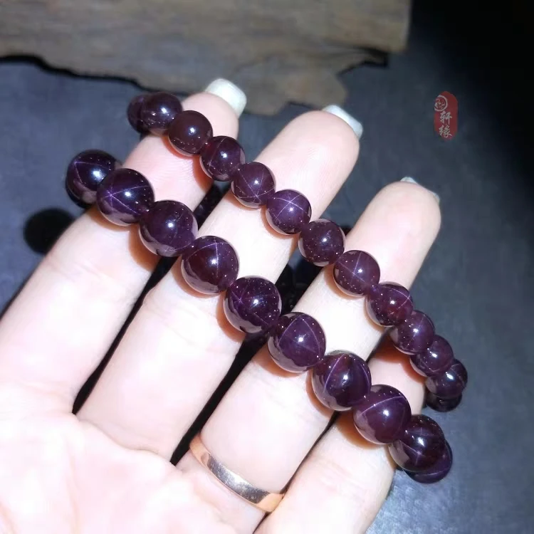 Браслет из натурального красного граната со звездами и подсветкой женский