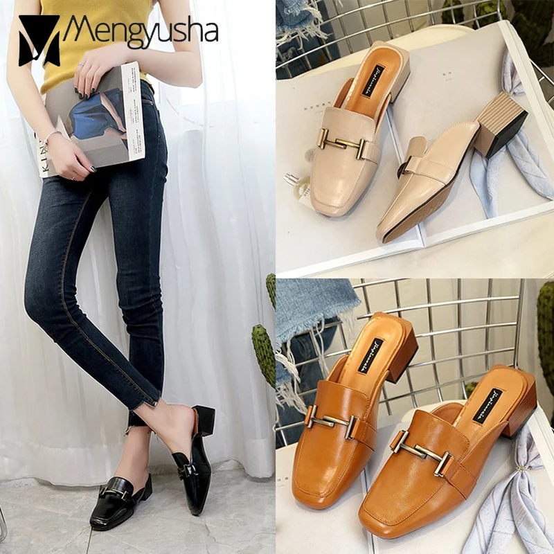 Шлепанцы женские с металлической пряжкой на среднем толстом каблуке | Обувь