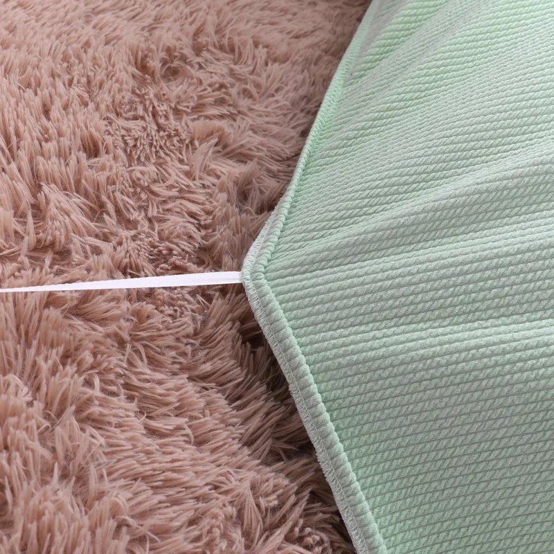 Полиэфирный защитный чехол растягивающийся четырехсезонный для дивана все