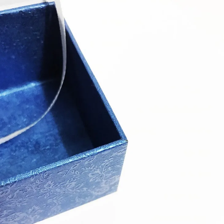 Роскошная золотая белая упаковочная коробка с логотипом шелковой лентой оптом