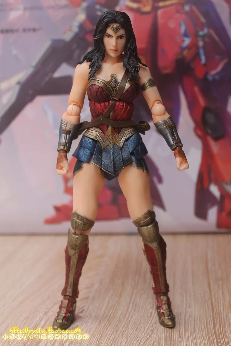 Play Arts Kai PA DC Comic Super Hero Wonder Woman Лига Справедливости Dawn Of Justice Бэтмен против Супермена