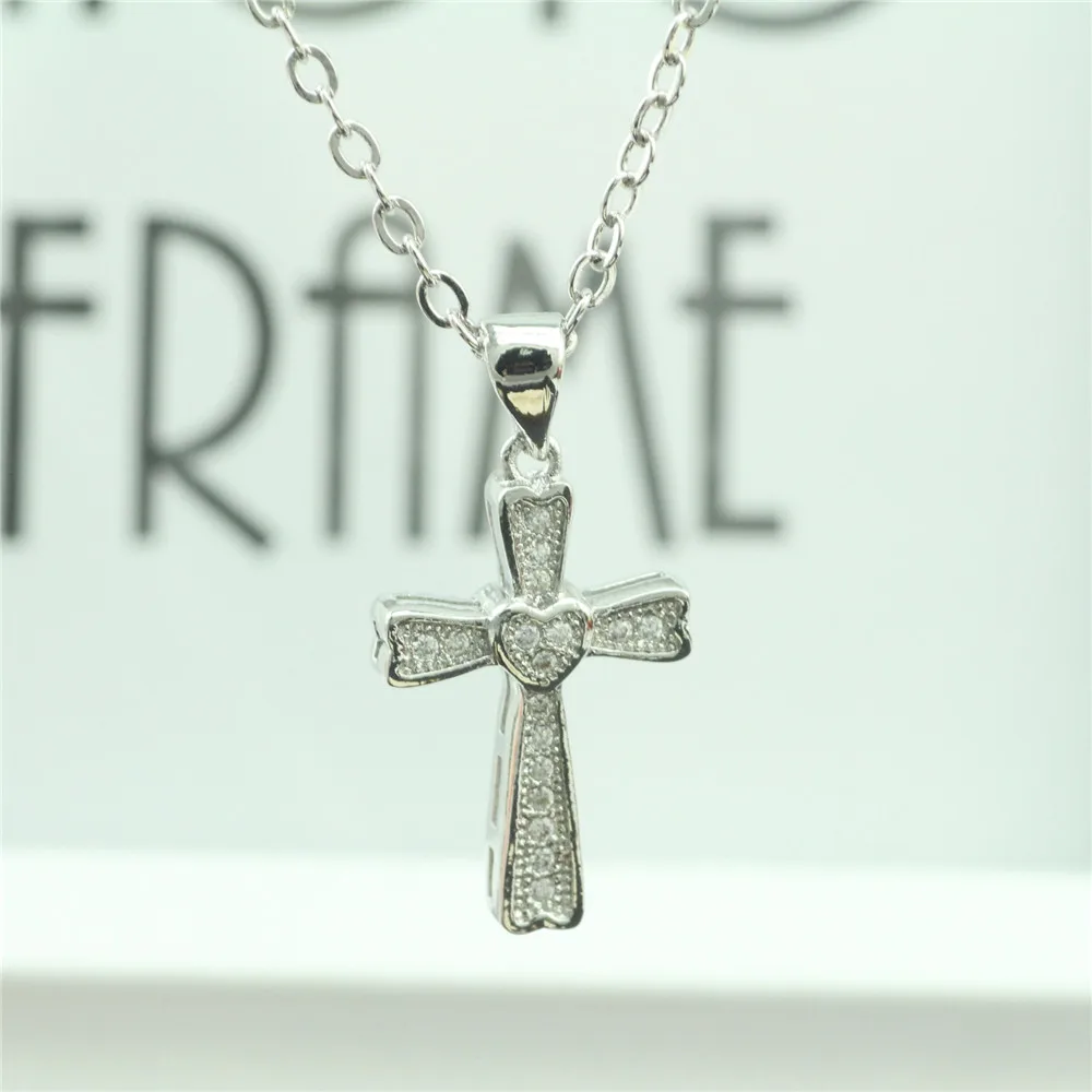 Ожерелье с инкрустацией крестиком из циркония 925 пробы ожерелье цирконием кулон