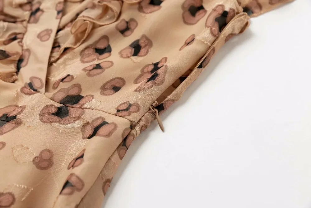 Женское кружевное платье с оборками летнее приталенное v образным вырезом и